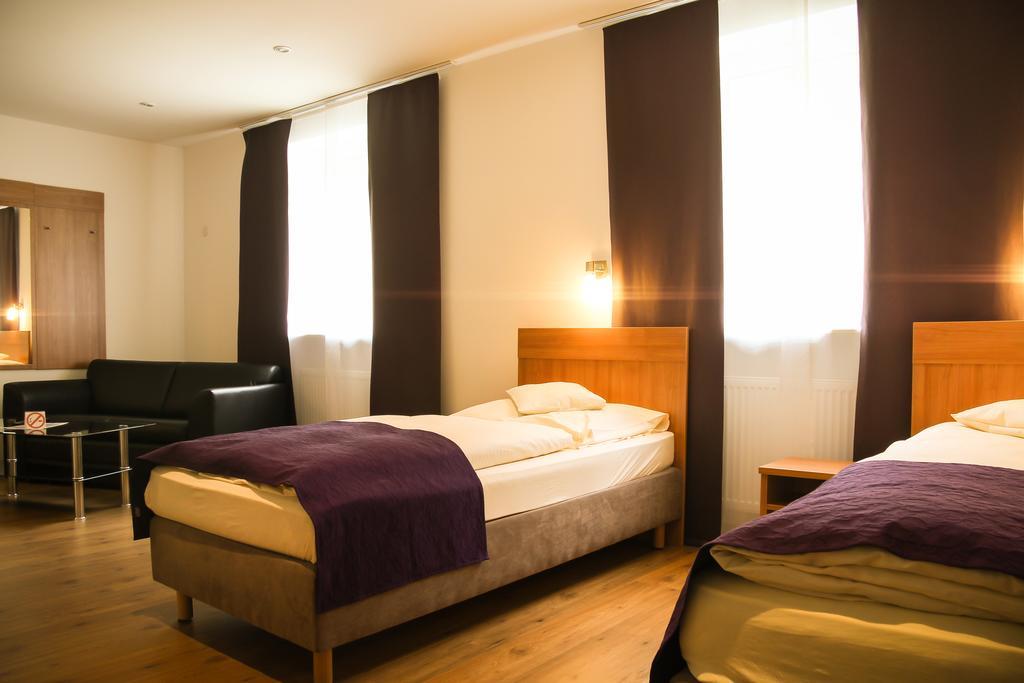 Hotel Waldlust B&B Schwandorf in Bayern Kültér fotó